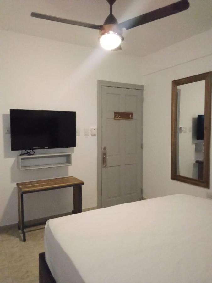 Hostal Marina Samana Exteriör bild