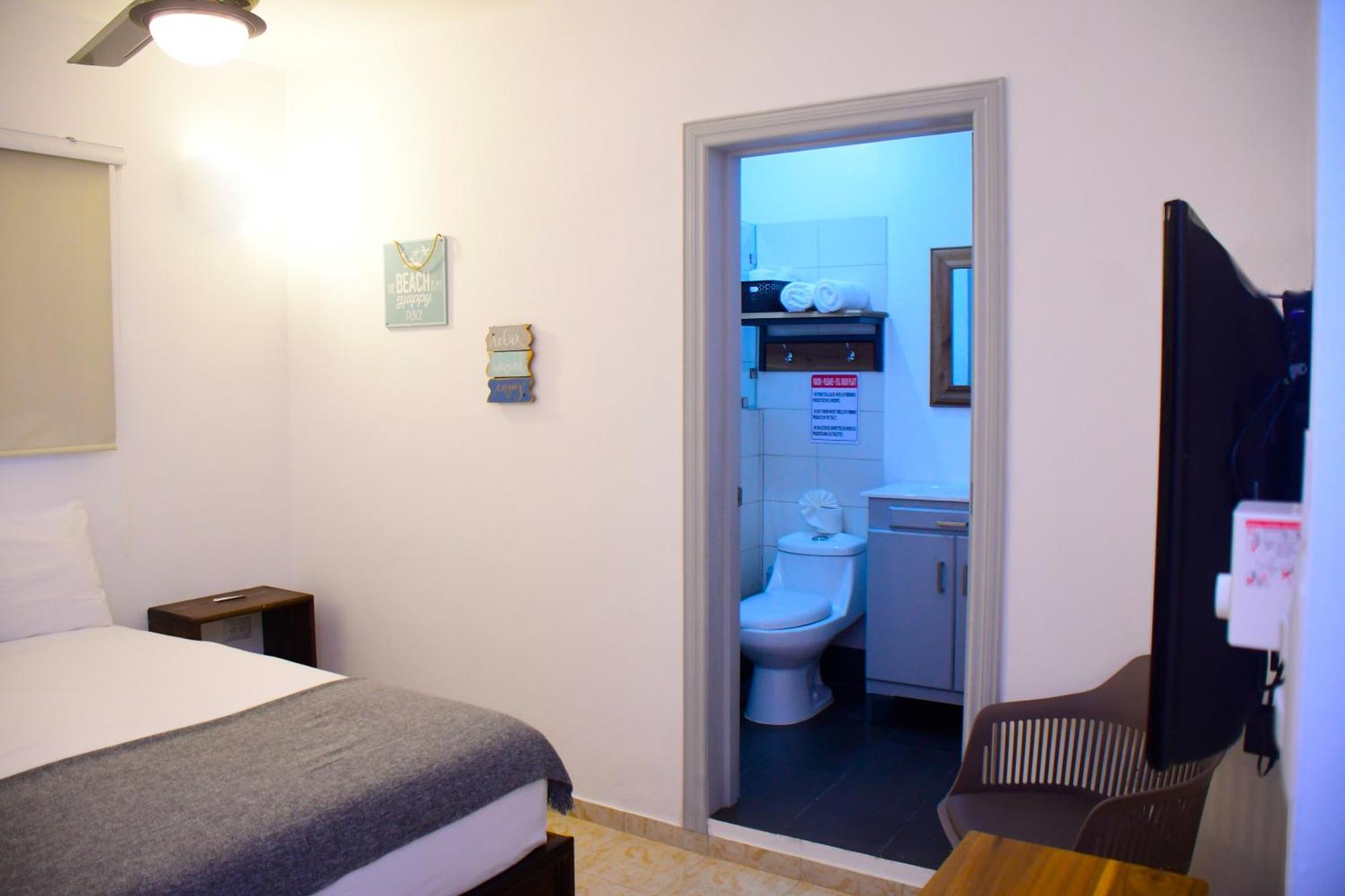 Hostal Marina Samana Exteriör bild
