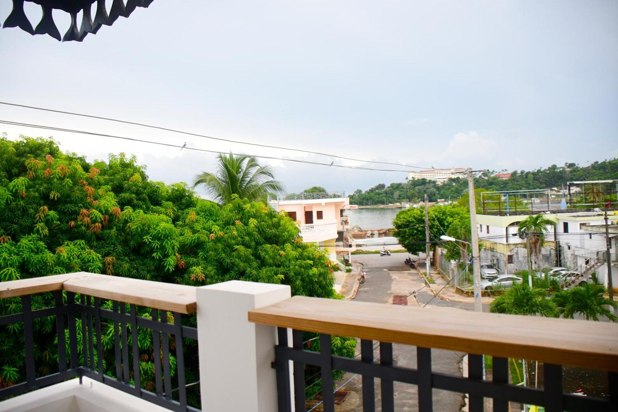 Hostal Marina Samana Exteriör bild